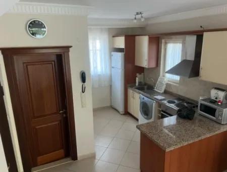 Unsere Maisonette-Wohnung Mit 2 Zimmern Und 1 Wohnzimmer In Einem Komplex Mit Pool In Marmaris İçmeler Steht Zum Verkauf.