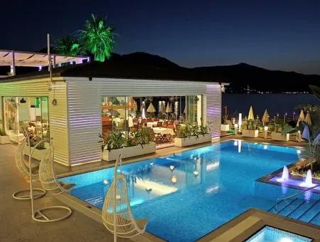 Zum Verkauf Am Meer In Einer Entfernung Von 40 Km Von Marmaris Hotel Handtücher