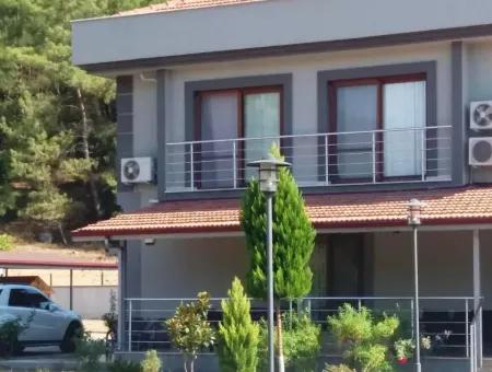 Marmaris İçinde 7000M2 Arsa Üzerine Kurulu 8 Oda Çiftlik Evi Havuz Mevcut