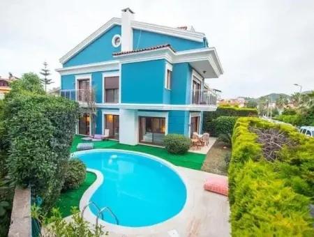 Marmaris Armutalan Mevkii Tam Müstakil Havuzlu 4 Oda 1 Salon Tripleks Villa Satılık