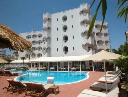 Marmaris Merkezinde 100 Oda Satılık  Havuzlu Otel